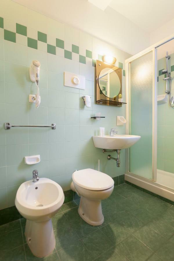 Hotel Atlantic Vista Mare Pesaro Luaran gambar
