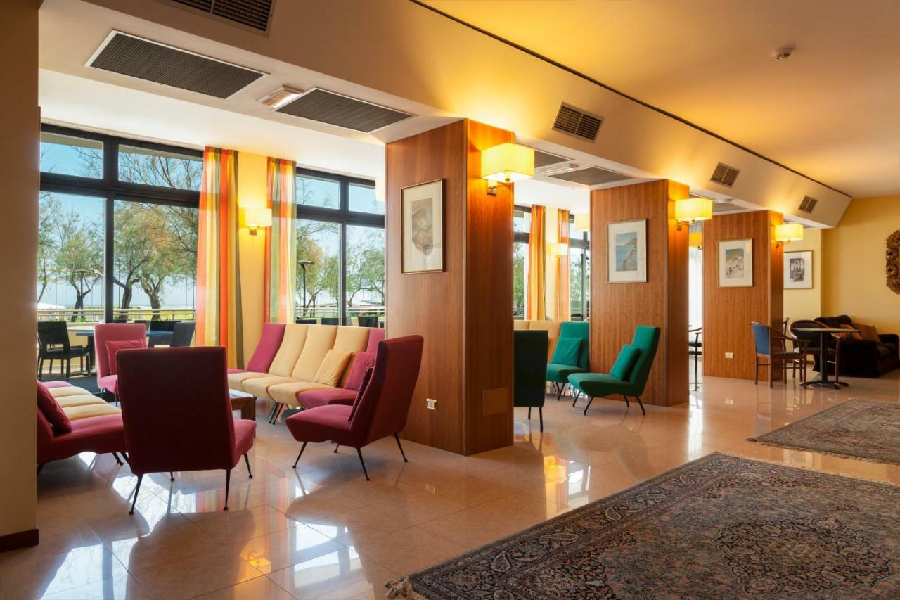 Hotel Atlantic Vista Mare Pesaro Luaran gambar