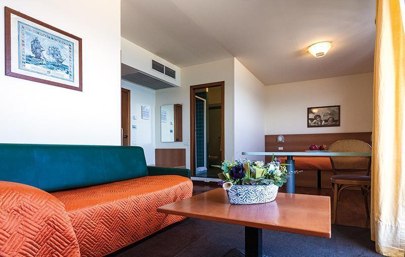 Hotel Atlantic Vista Mare Pesaro Luaran gambar
