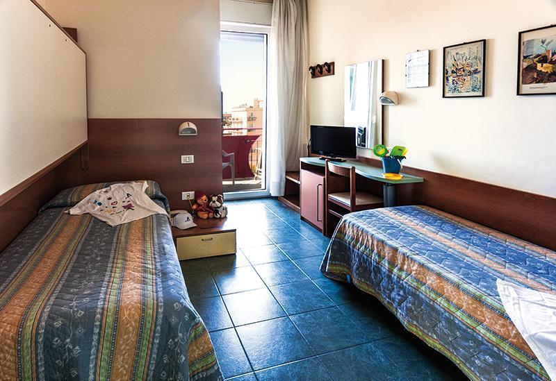 Hotel Atlantic Vista Mare Pesaro Luaran gambar